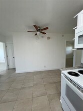 2550 NE 51st St-Unit -103 in Fort Lauderdale, FL - Building Photo - Building Photo