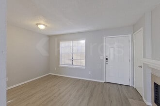 2108 Woodnote Ln in Garland, TX - Foto de edificio - Building Photo