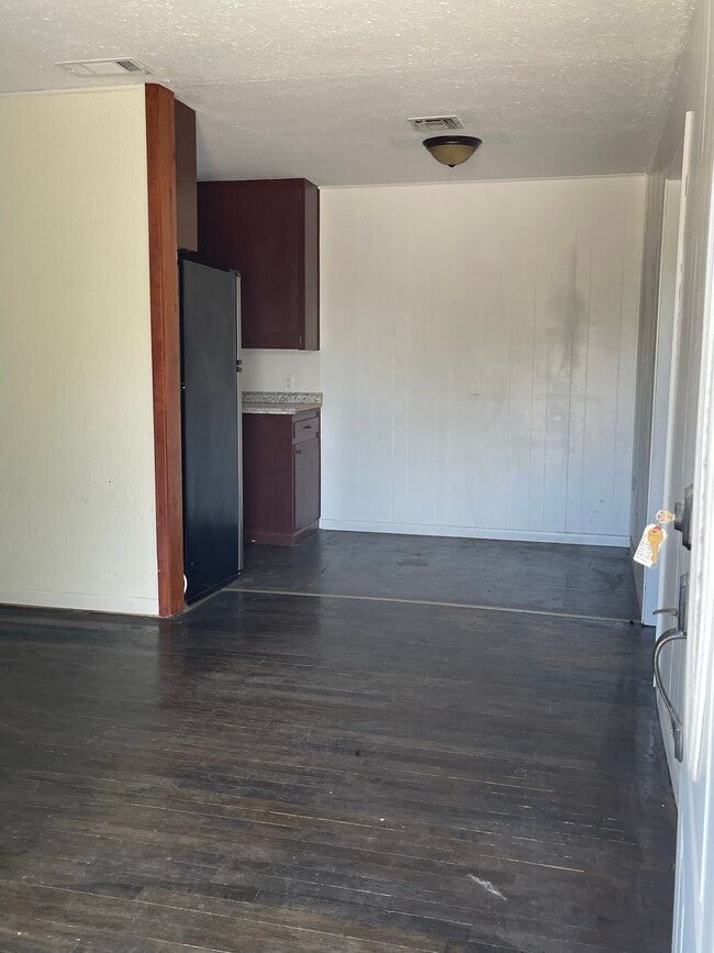 516 W Ave D in Kingsville, TX - Building Photo - Building Photo