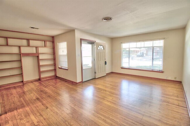 1027 Stonecrest Dr in Houston, TX - Building Photo - Building Photo