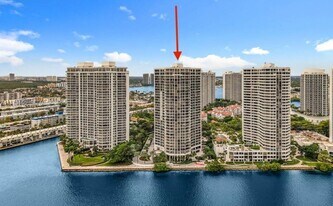 2800 Island Blvd in Aventura, FL - Building Photo