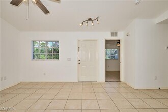 3825 Hollycrest St in Ft. Myers, FL - Building Photo - Building Photo