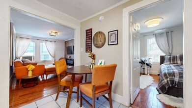 39 Cushing St in Brunswick, ME - Building Photo - Building Photo