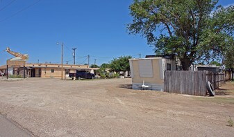 912 S Columbia St in Plainview, TX - Building Photo
