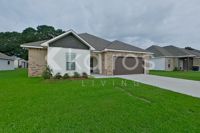 111 Rainfall Ln in Carencro, LA - Foto de edificio - Building Photo
