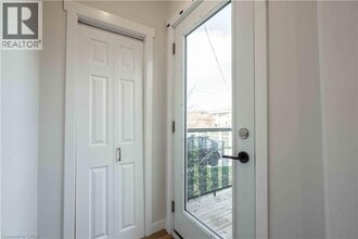 204 Glow Ave in Hamilton, ON - Building Photo - Building Photo