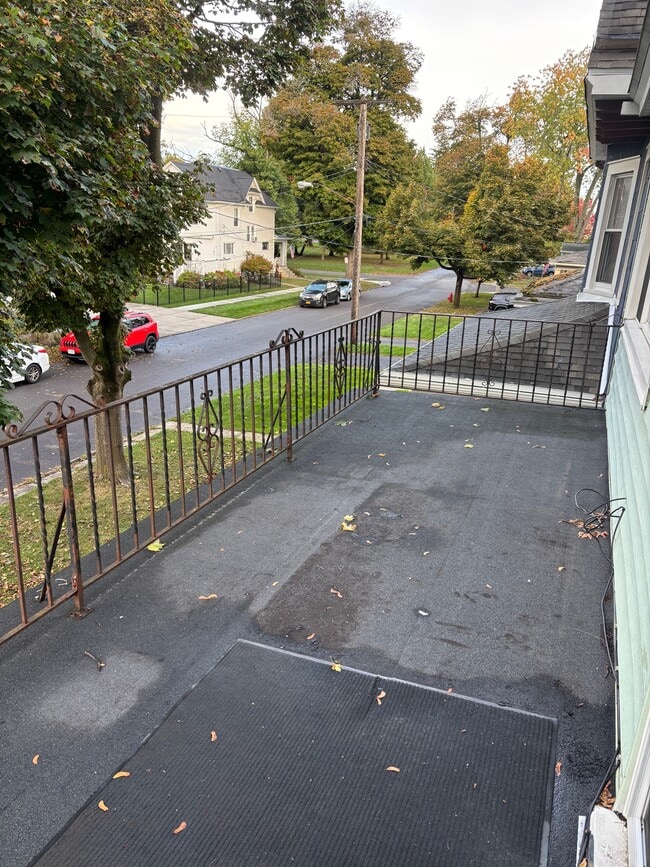 17 Newman Place, Unit Upper in Buffalo, NY - Building Photo - Building Photo