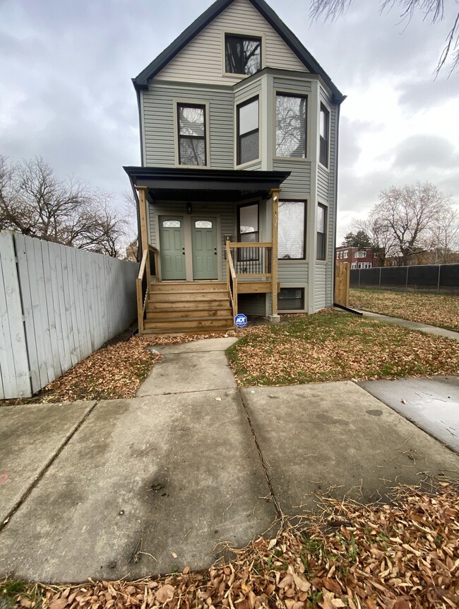 property at 5355 S Wood St