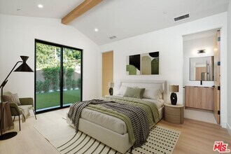 5656 Winnetka Ave in Los Angeles, CA - Building Photo - Building Photo