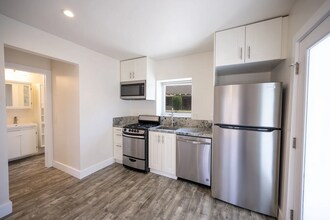 642 Bonair Way in San Diego, CA - Building Photo - Building Photo