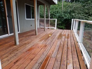 8609 Warren Dr NW, Unit Lower in Gig Harbor, WA - Building Photo - Building Photo