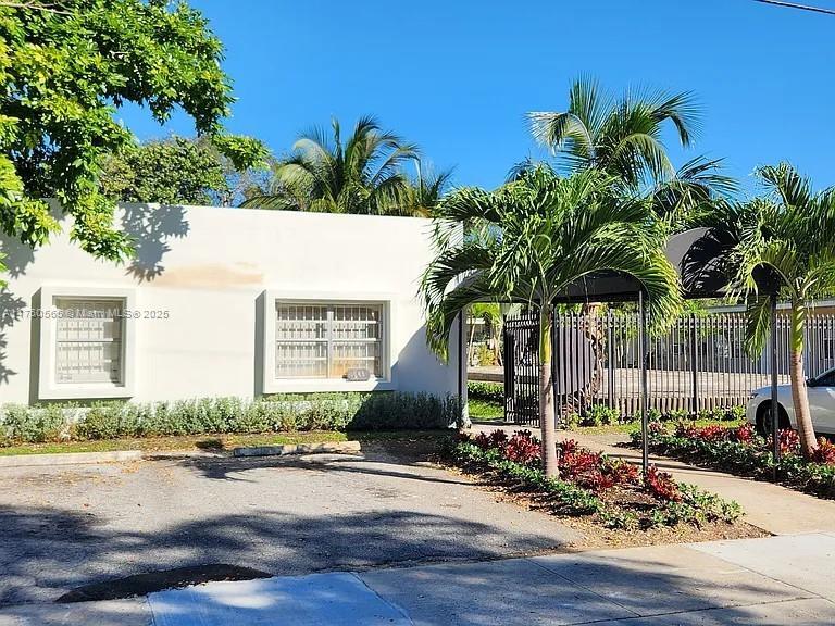345 NE 80th Terrace in Miami, FL - Foto de edificio