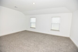 703 Alpine Fls Rd in Arcola, TX - Foto de edificio - Building Photo