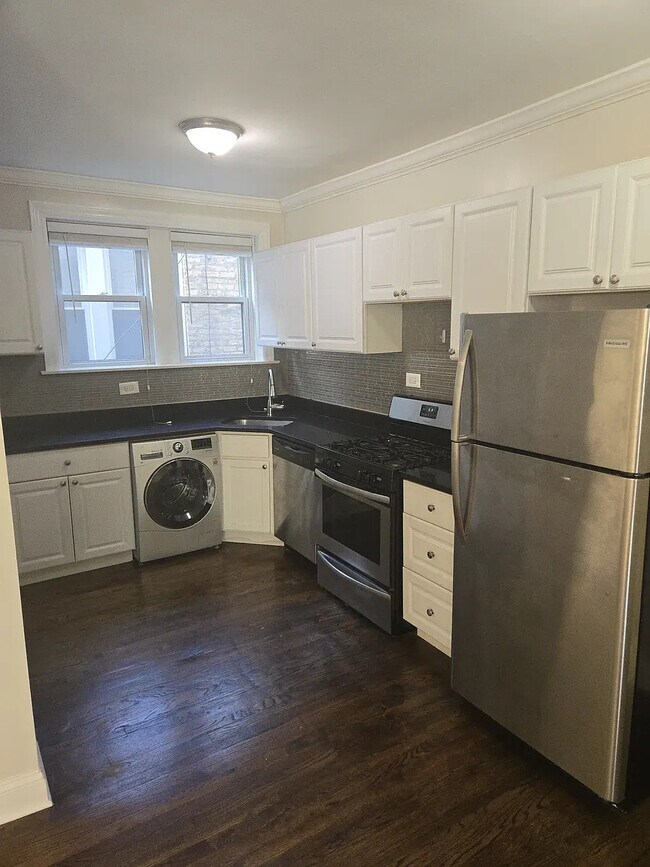 3825 N Greenview Ave, Unit 3E in Chicago, IL - Building Photo - Building Photo