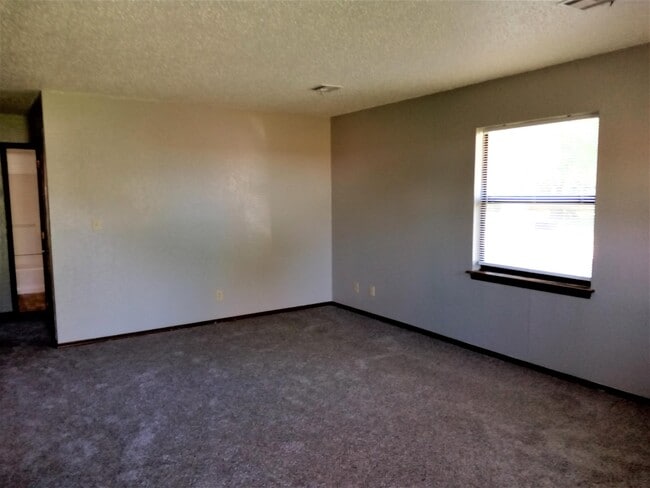 1403 Nancy Dr in Enid, OK - Building Photo - Building Photo