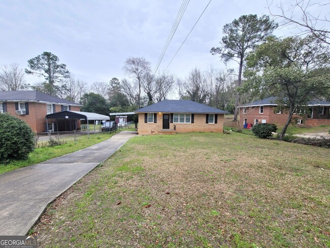 1151 N Beddingfield Dr in Macon, GA - Building Photo - Building Photo