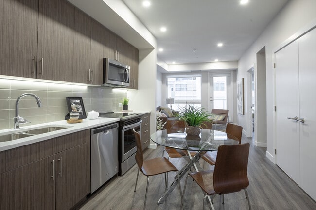 The Windsor - Britannia Block in Calgary, AB - Building Photo - Building Photo