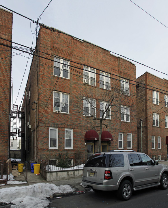 254 Clendenny Ave in Jersey City, NJ - Building Photo