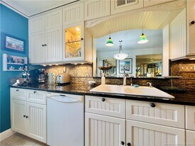 10044 S Ocean Dr in Jensen Beach, FL - Building Photo