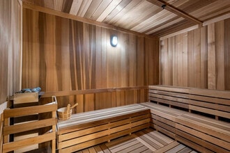 225 N Miami Ave in Miami, FL - Building Photo - Building Photo