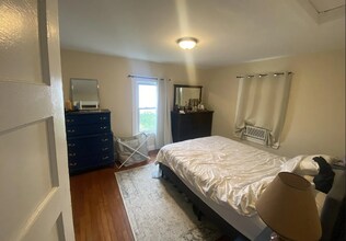 12 Allen St, Unit 1 in Somerville, MA - Building Photo - Building Photo