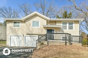 87 Edward Dr in Eureka, MO - Building Photo