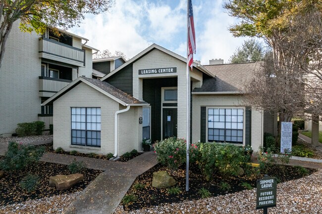 Summer Grove in Austin, TX - Foto de edificio - Building Photo