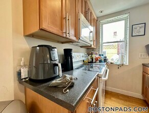 836 Huntington Ave, Unit 3 in Boston, MA - Building Photo - Building Photo