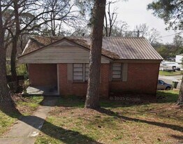 2000 Cherry St in Montgomery, AL - Building Photo