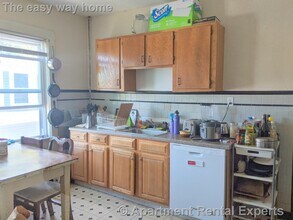 64 Linden Ave in Somerville, MA - Building Photo - Building Photo