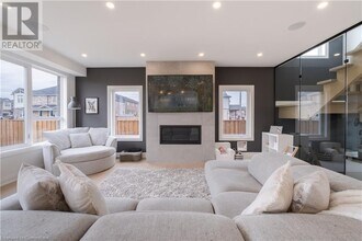 81 Homestead Way in Thorold, ON - Building Photo - Building Photo