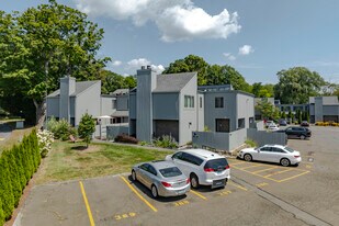 Fox Hill Condos in Ridgefield, CT - Building Photo