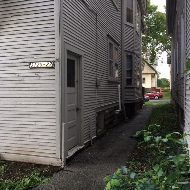 3127 N Bartlett Ave, Unit 2 in Milwaukee, WI - Foto de edificio - Building Photo