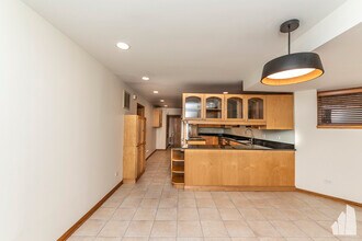 4625 N Dover St, Unit G in Chicago, IL - Foto de edificio - Building Photo