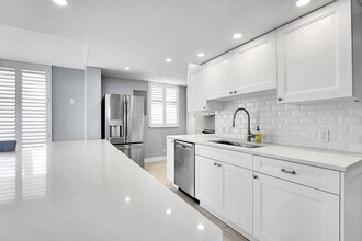 134 Lakeshore Dr in North Palm Beach, FL - Building Photo - Building Photo