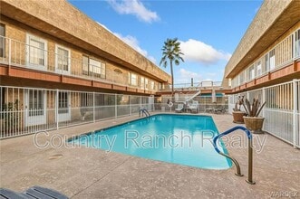 454 Riverfront Dr in Bullhead City, AZ - Foto de edificio - Building Photo