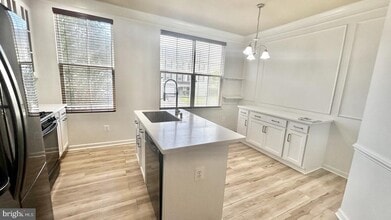 3030 Chinkapin Oak Ln in Woodbridge, VA - Building Photo - Building Photo