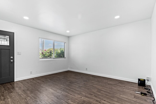 317 Tennyson Rd in Hayward, CA - Building Photo - Building Photo