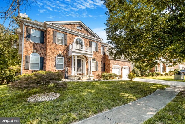 property at 2002 Medinah Ridge Rd