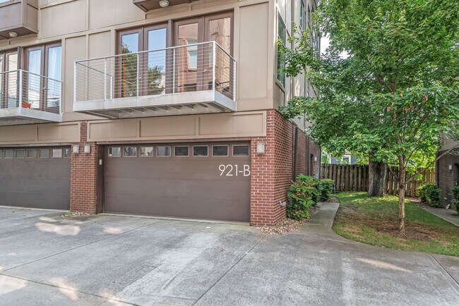 921 Westbrook Dr in Charlotte, NC - Building Photo - Building Photo