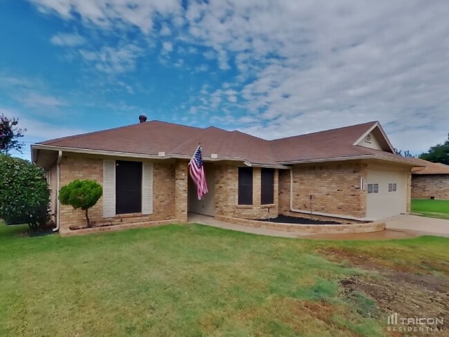 721 Parkview Dr in Burleson, TX - Building Photo - Building Photo