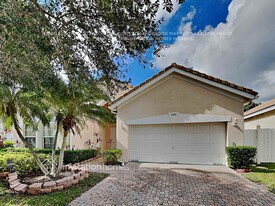 3401 NW 70th Ave in Margate, FL - Building Photo