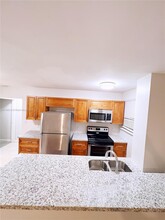 14220 NW 22nd Ave in Opa Locka, FL - Foto de edificio - Building Photo
