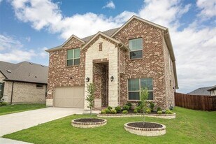 2013 Windsor Dr in Argyle, TX - Building Photo