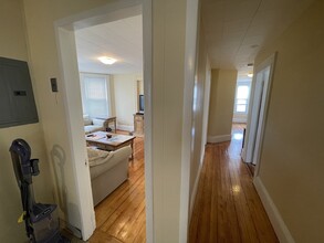 35 Hancock St, Unit 3 in Somerville, MA - Building Photo - Building Photo