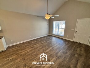 235 Willowridge Ln in Odenville, AL - Foto de edificio - Building Photo