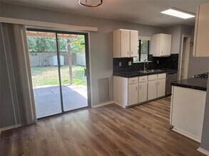 11909 Shropshire Blvd in Austin, TX - Building Photo - Building Photo