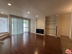 5142 Zelzah Ave in Los Angeles, CA - Building Photo - Building Photo