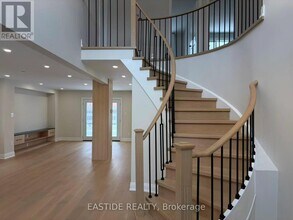 39 Coppard Ave in Markham, ON - Building Photo - Building Photo