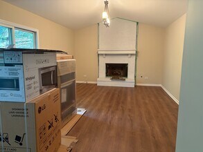 2024 Westfield Dr in Gurnee, IL - Building Photo - Building Photo